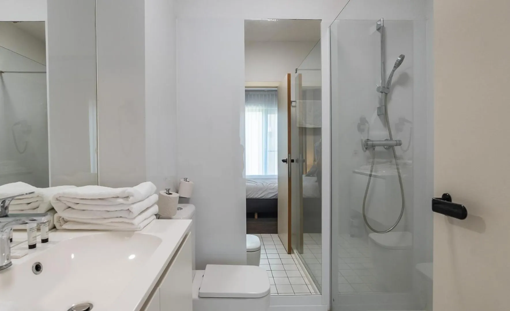 Hobbit Hotel Brussels Airport Завентем