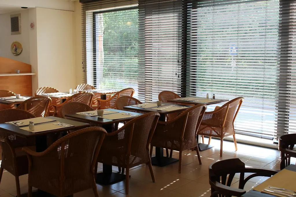 Hobbit Hotel Brussels Airport Завентем