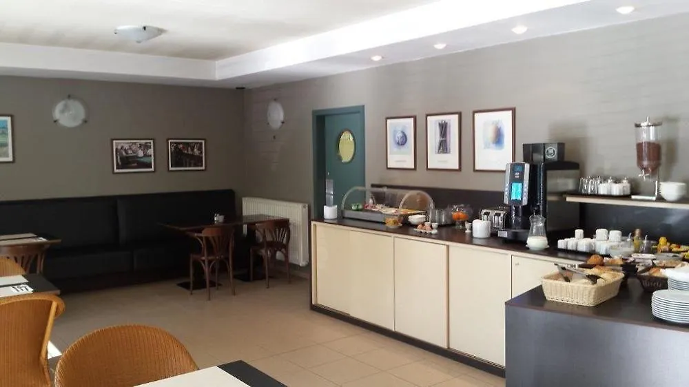 Hobbit Hotel Brussels Airport Завентем 3*,  Бельгия